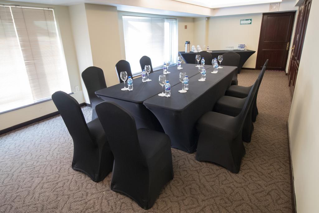 ホテル エンポリオ レフォルマ メキシコシティ エクステリア 写真 A meeting room at the hotel