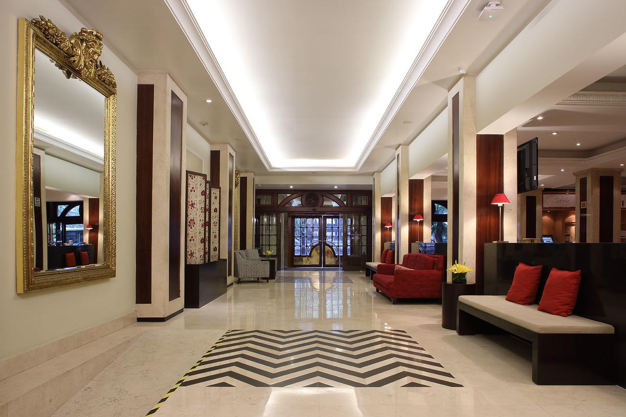 ホテル エンポリオ レフォルマ メキシコシティ エクステリア 写真 The lobby of the hotel
