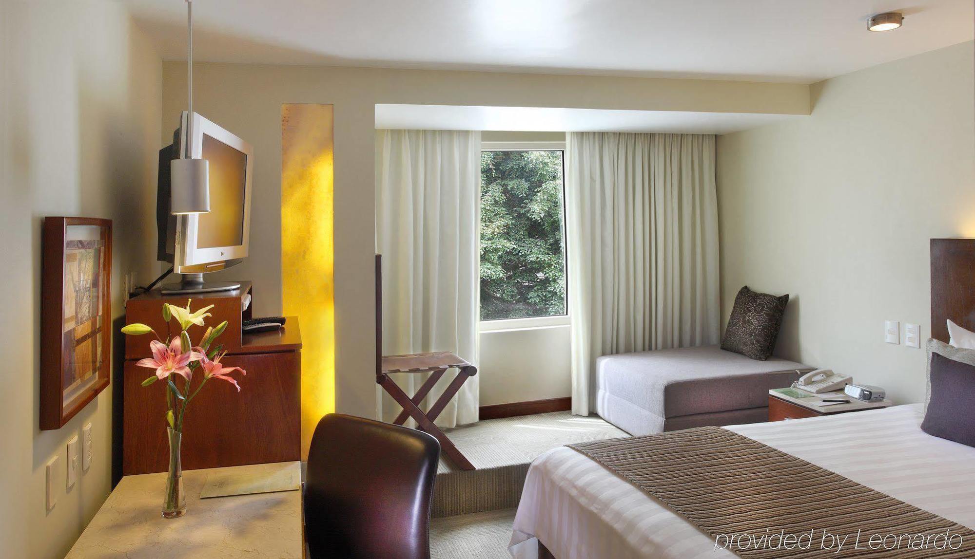 ホテル エンポリオ レフォルマ メキシコシティ エクステリア 写真 A room at the hotel
