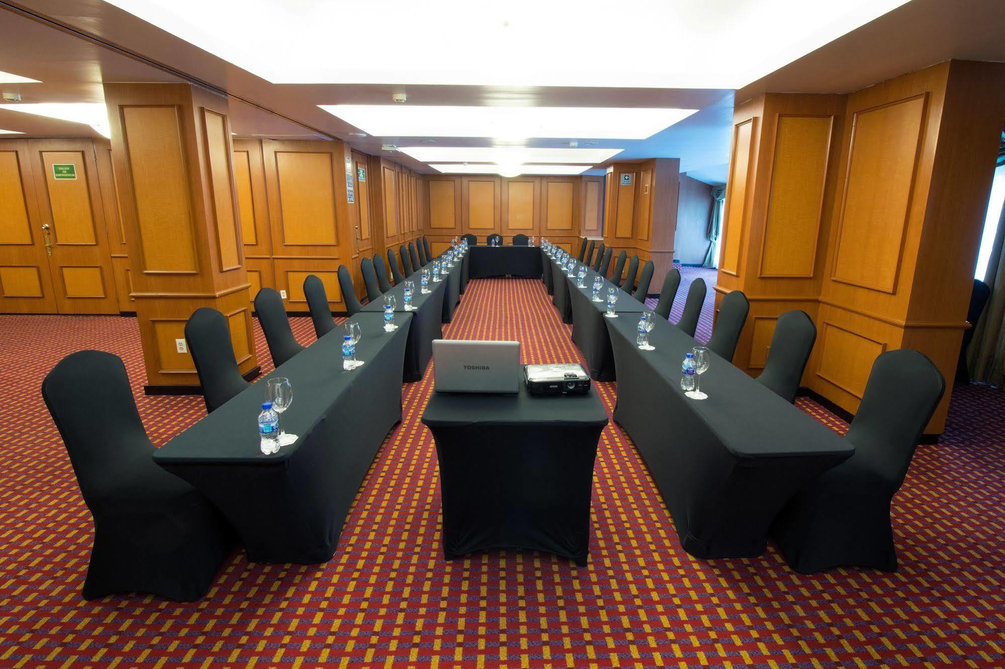 ホテル エンポリオ レフォルマ メキシコシティ エクステリア 写真 A meeting room at a hotel