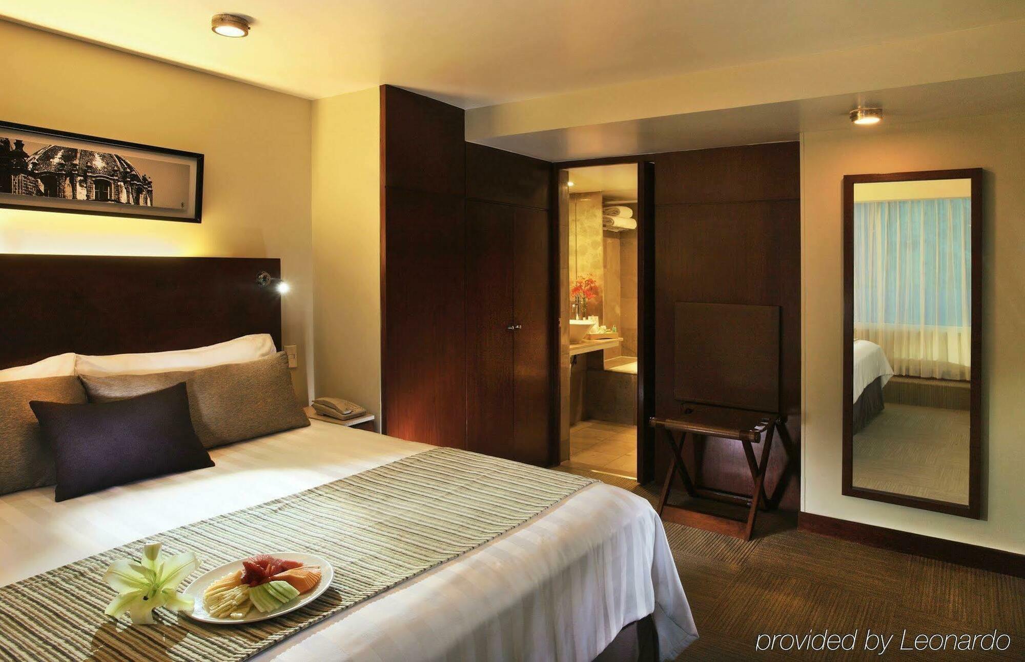 ホテル エンポリオ レフォルマ メキシコシティ エクステリア 写真 A room at the hotel